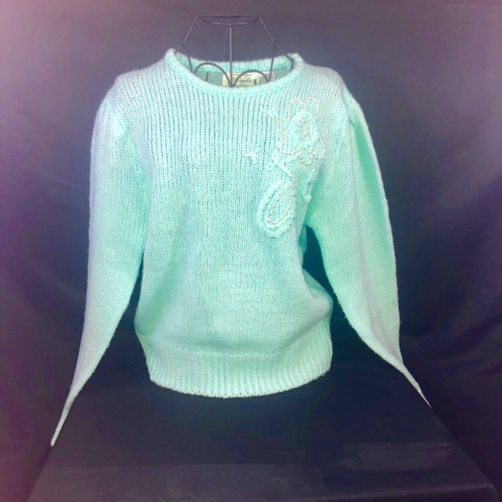 Vintage knit sky blue sweater flower adornment M